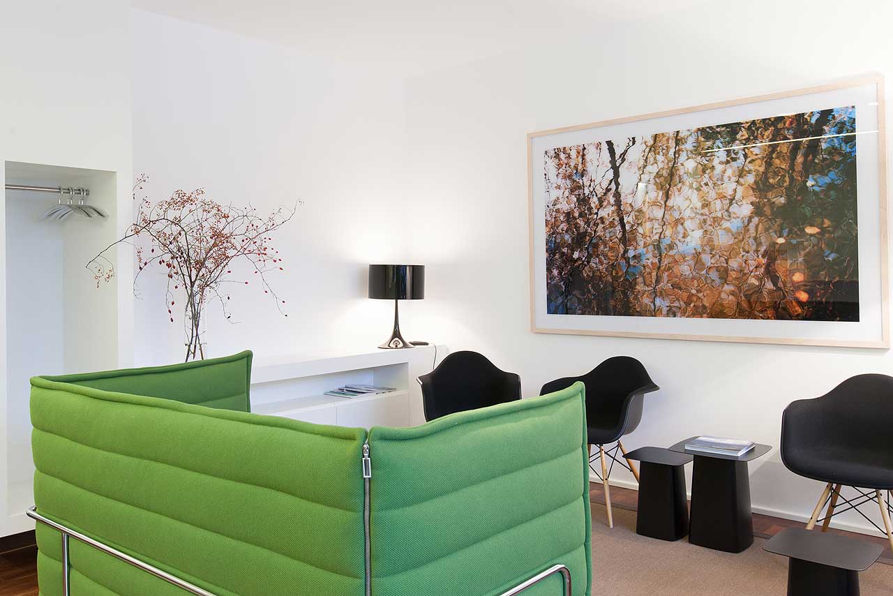 Der Wartebereich der Praxis Christina Bingmann Das Wartezimmer der Praxis Bingmann